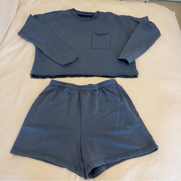 Sunday Soft Cropped Crew Sweatshirt and Soft Retro Gym Short - Picture 3 of 13